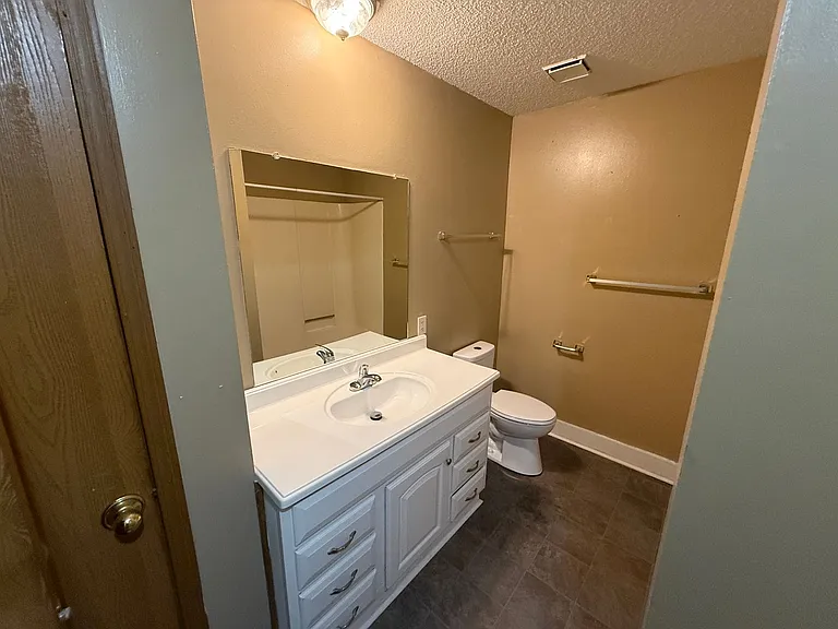 2BR 1BA Duplex w/ Garage and Shared Yard in Blue Springs — Photo 8