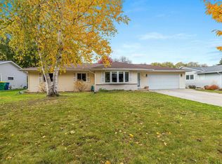 515 Lorraine Ln, Green Bay, WI 54311