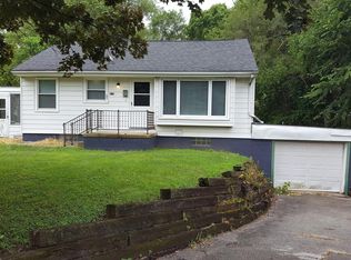 910 W Eleanor Pl, Peoria, IL
