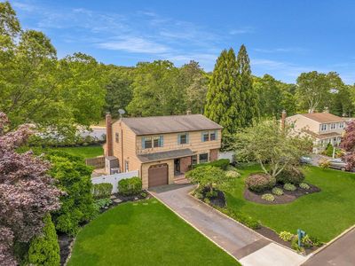 8 Astro Court, Holtsville, NY, 11742