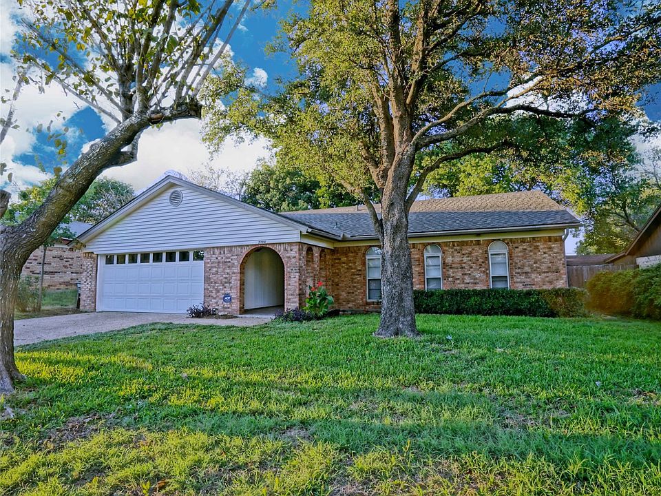 1st image of 2104 Pebblecreek Dr