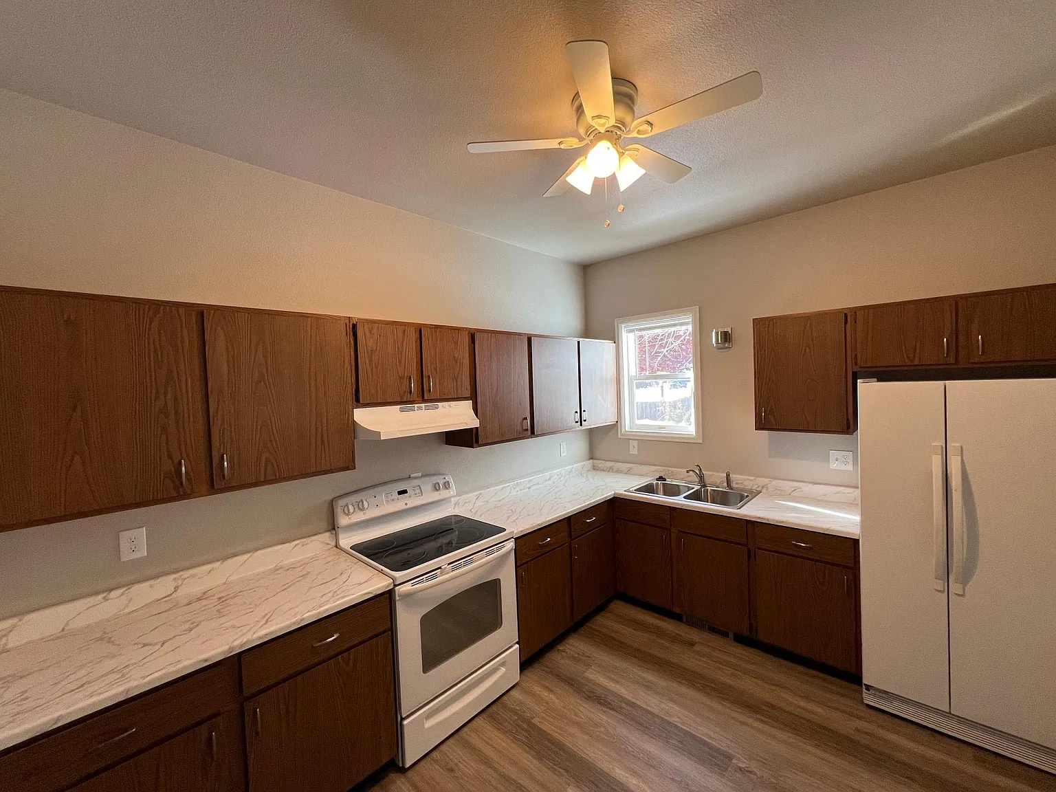 2 bed, 834 sqft, $1,600 — Photo 4
