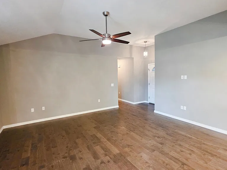 301 W Corsica St — Photo 3