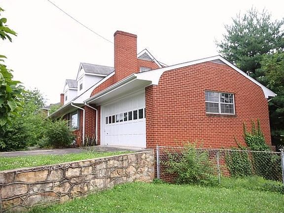 5th image of 3516 Birchwood St NE