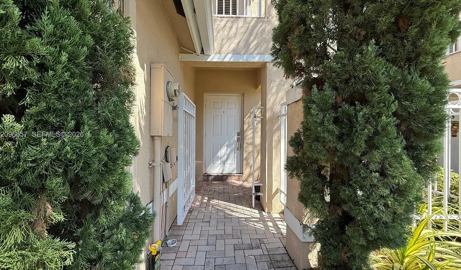 Pembroke Isles 1 — Photo 4
