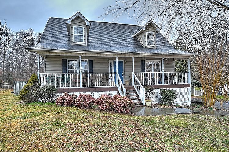 1st image of 114 Royal Oaks Dr