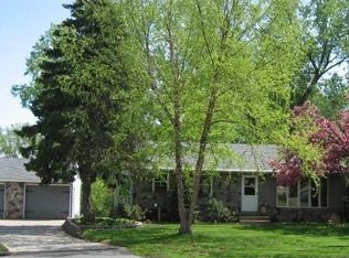 1820 Onacrest Ct N, Maplewood, MN 55117