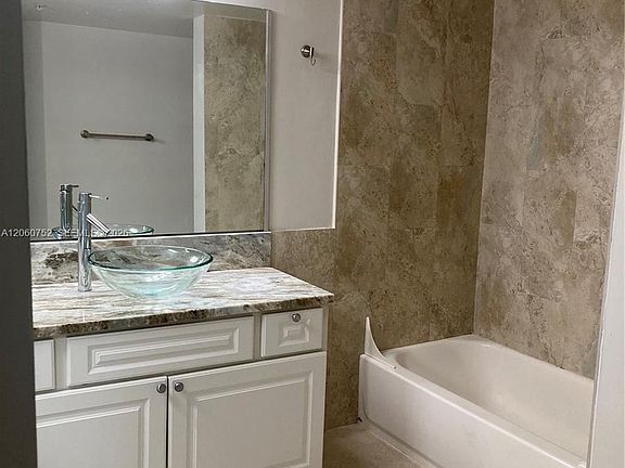 4th image of 800 Scotia Dr APT 103