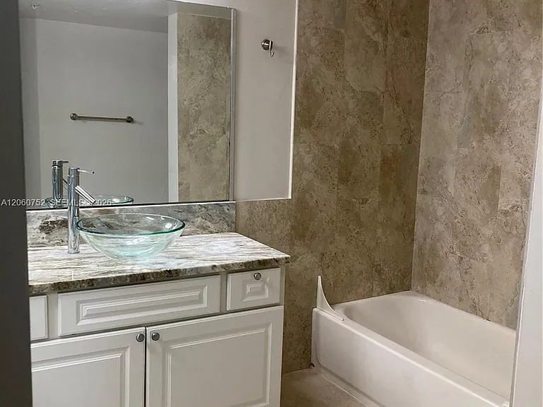 800 Scotia Dr #103 — Photo 4