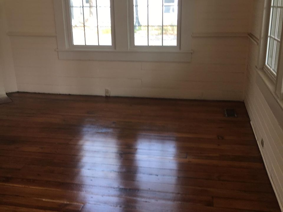 2nd image of 125 Fairfield St