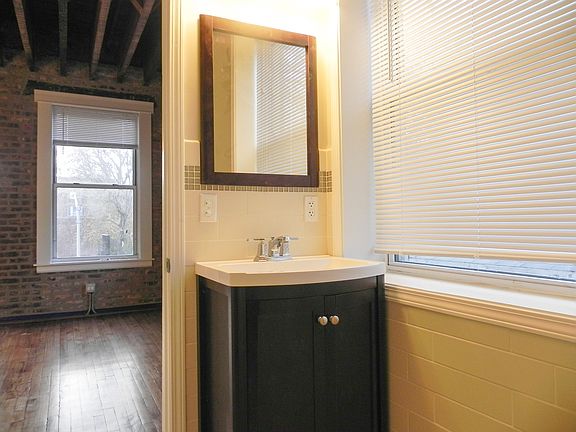 5th image of 1222 W Wilson Ave Unit 2W