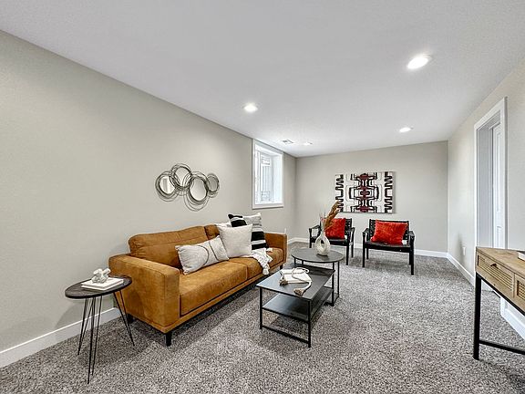 3rd image of 310 Harmony Ave