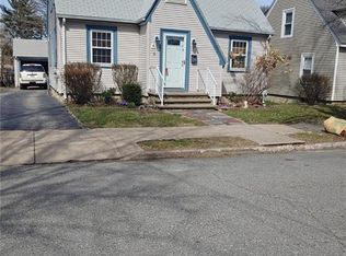 9 Amherst Ave, Pawtucket, RI 02860