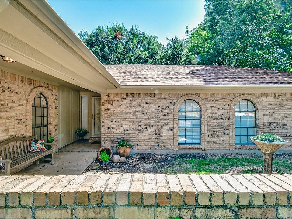 1st image of 233 Haywood Dr