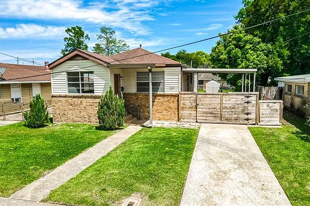 429 Olive Ave — Photo 3