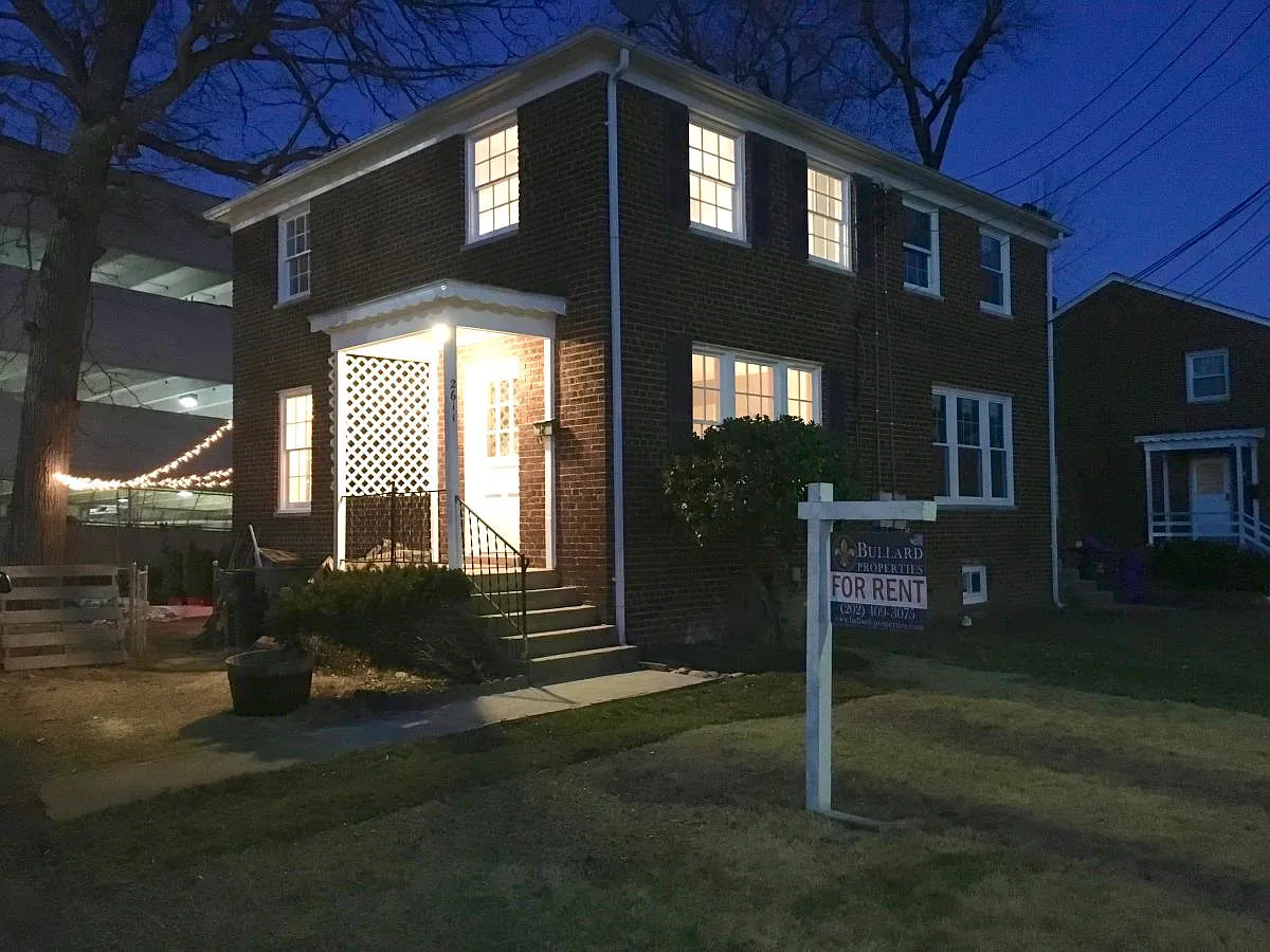 Exterior - 2611 S Troy St