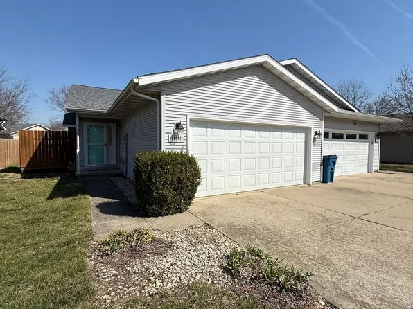 155 Wintergreen Dr, Chatham, IL 62629