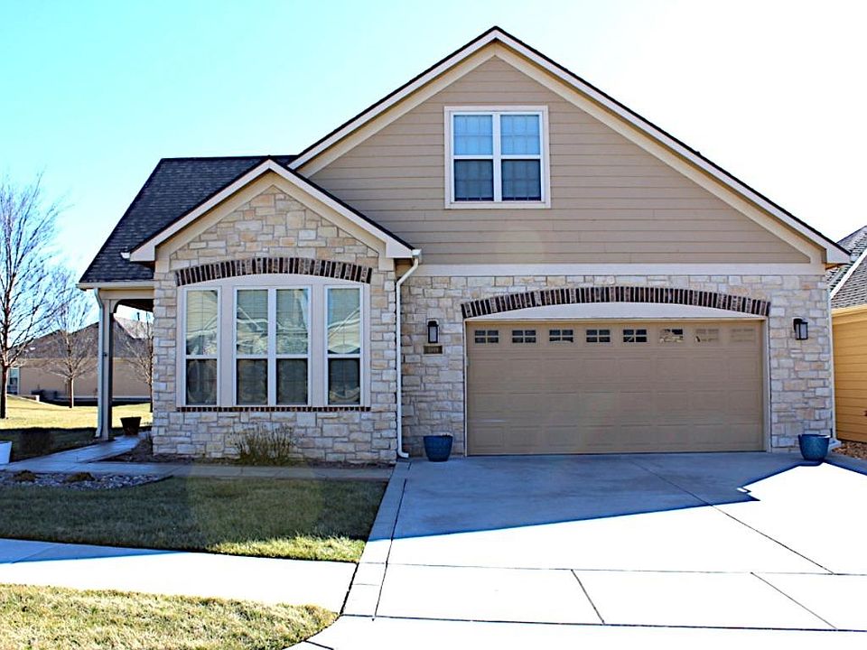 1st image of 1009 E Cross Creek Pl