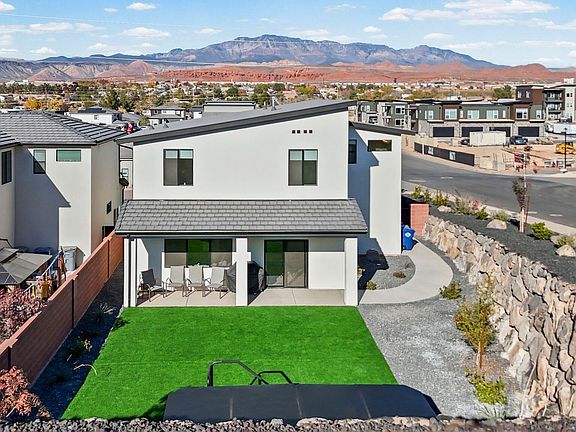 4th image of 690 E Desert Cactus Dr