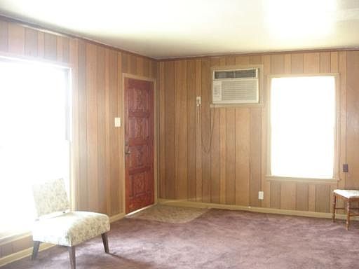 3rd image of 139 W PALFREY DR