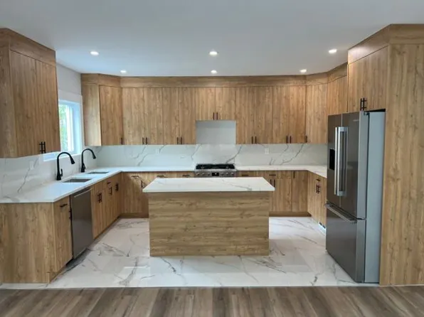 (undisclosed Address), Lawrence, NY 11559