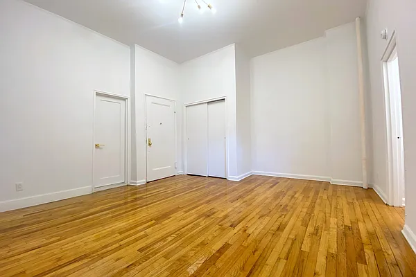 Rented by Douglas Elliman | media 17