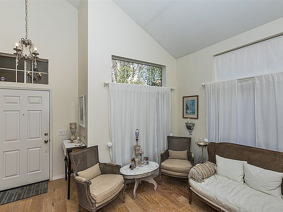 4th image of 43136 Camino Casillas