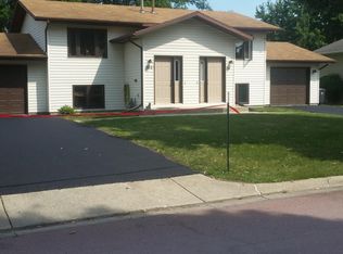 109 Glen Ellen Dr, Mankato, MN 56001