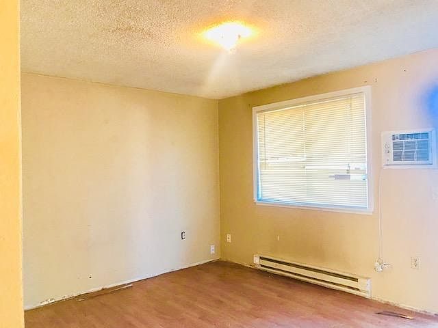 2nd image of 115 E D St APT B