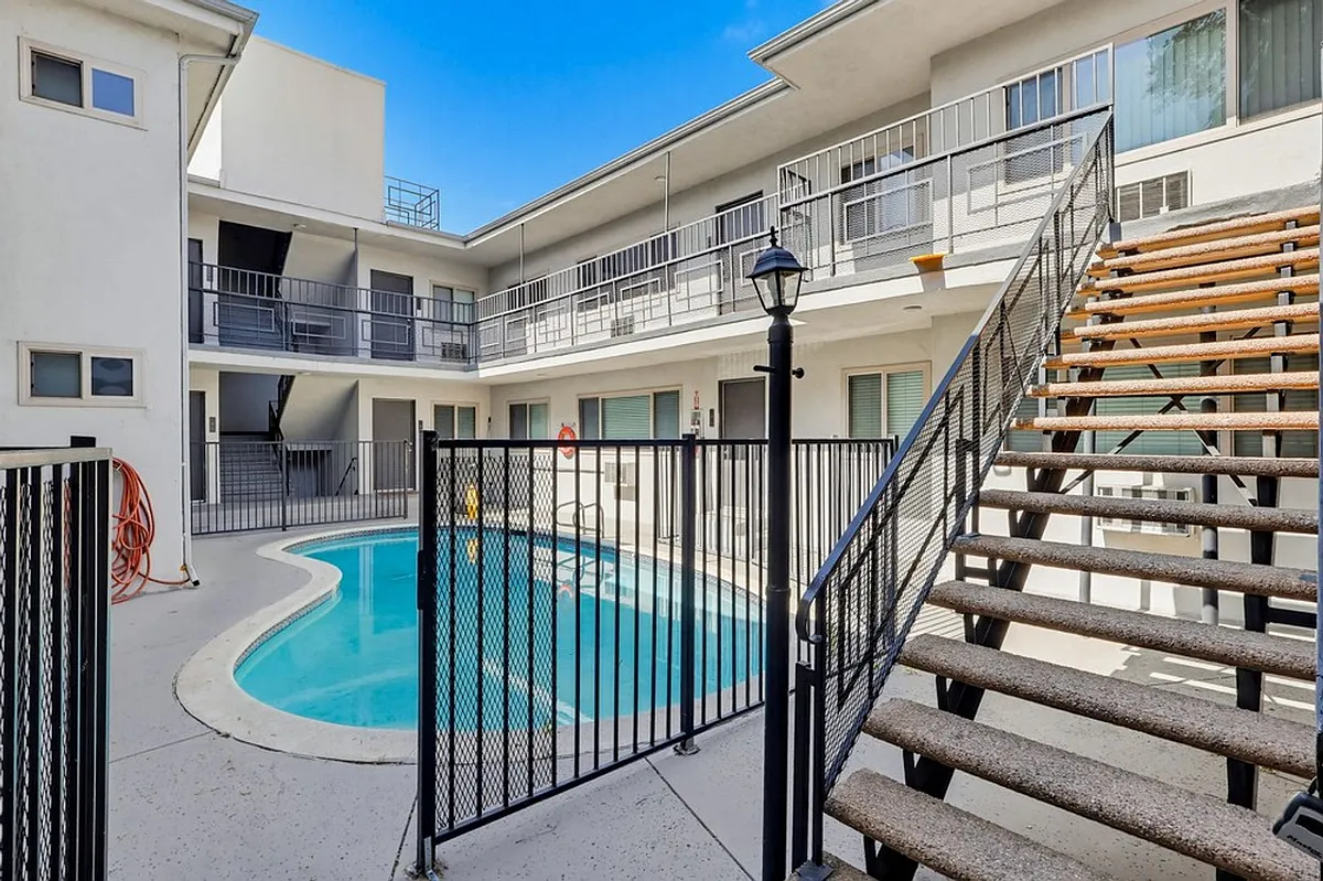 Building Photo - Kester Apartments