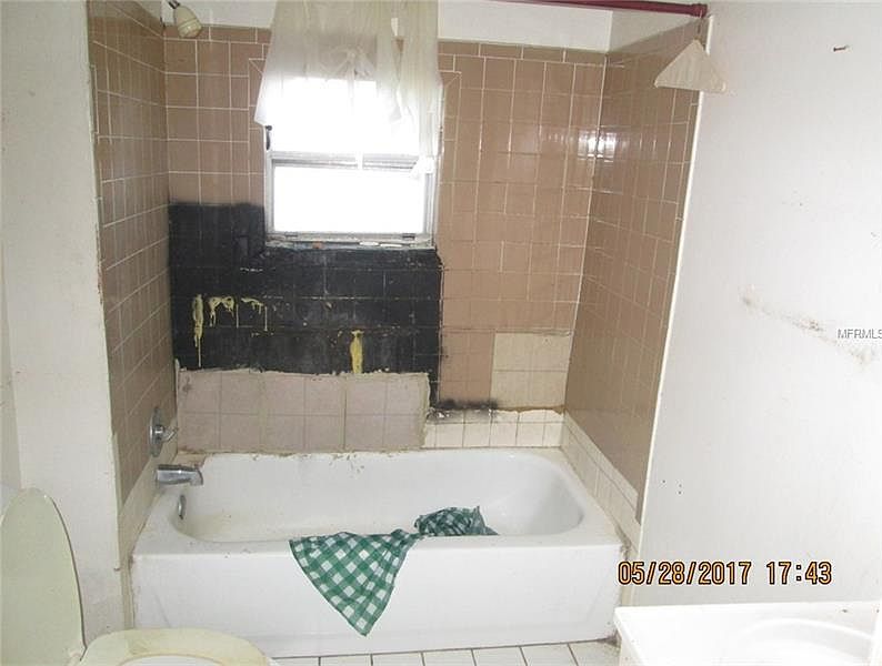 2nd image of 600 N 8th St