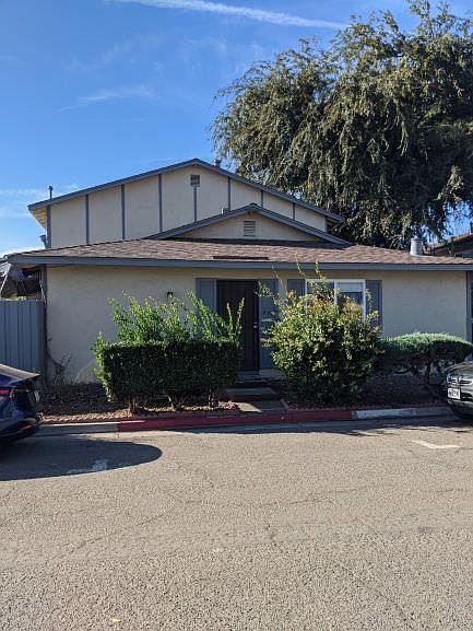 1st image of 495 Liquidamber Ct