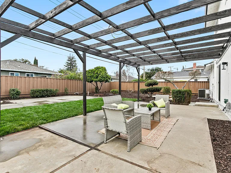 3282 Loma Alta Dr — Photo 5