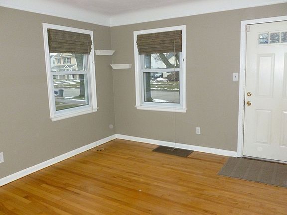 4th image of 4296 Buckingham Ave