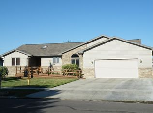 1519 S Miller Ave, Mitchell, SD 57301