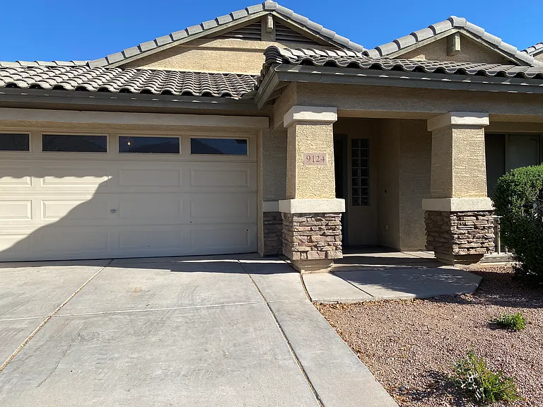 9124 W Heber Rd — Photo 1