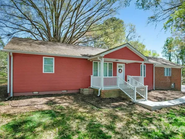 1205 Crowders Mountain Rd, Bessemer City, NC 28016
