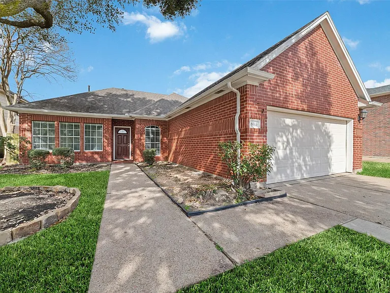 6315 Laurel Run — Photo 8
