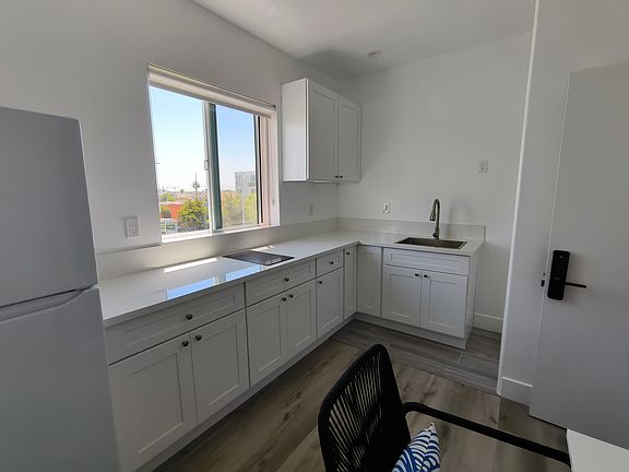 5th image of 3020 S Normandie Ave #A3