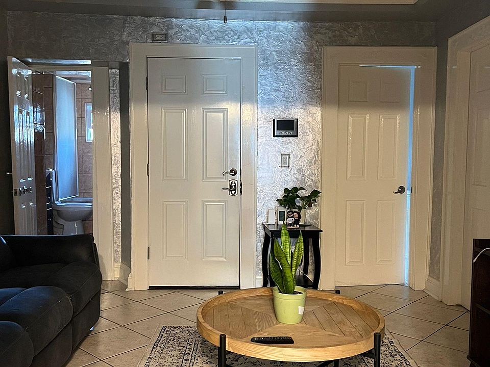 1st image of 112 N 5th Ave APT 2
