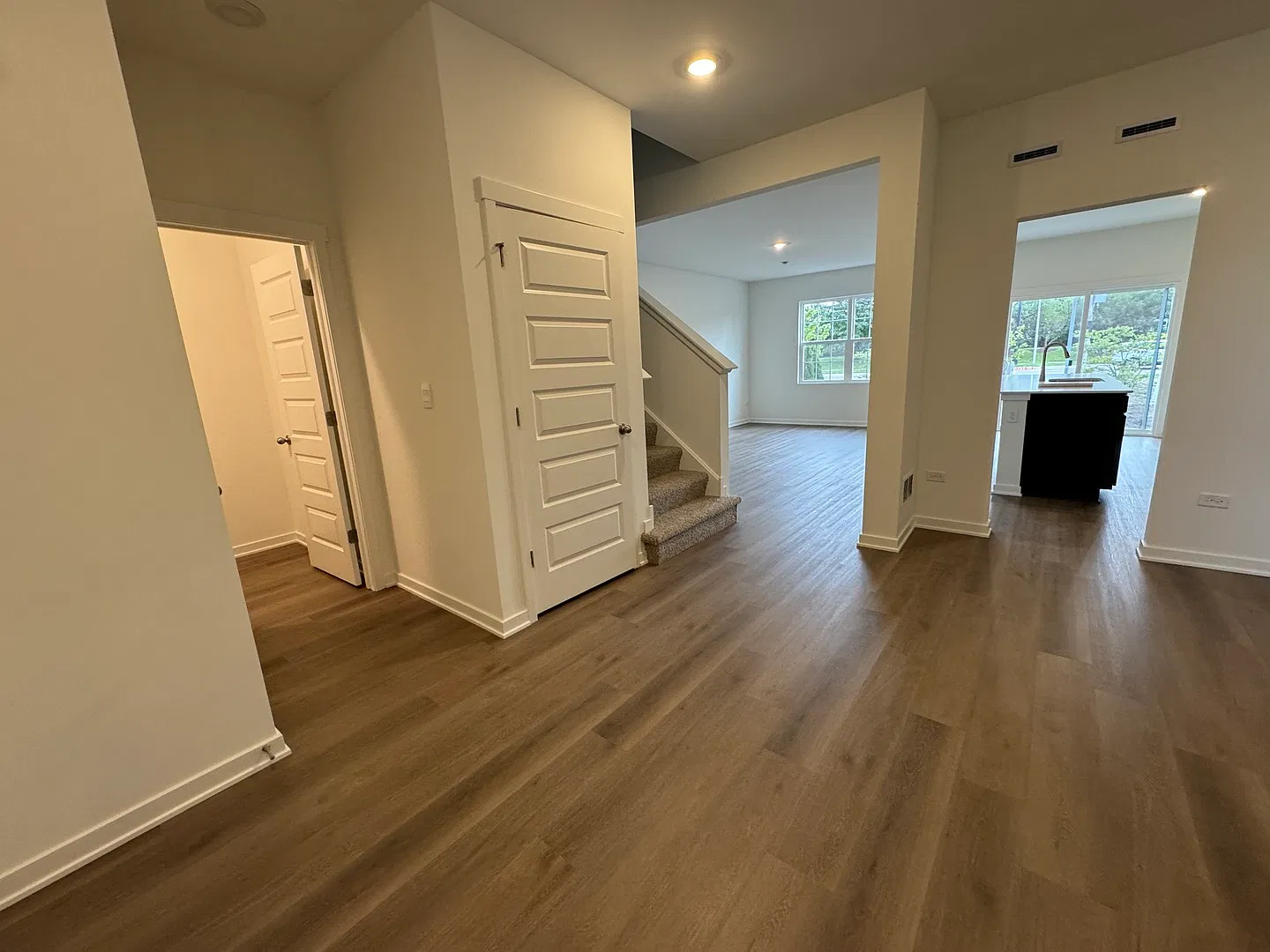 3 bed, 2.5 bath, 1794 sqft, $3,000 — Photo 3