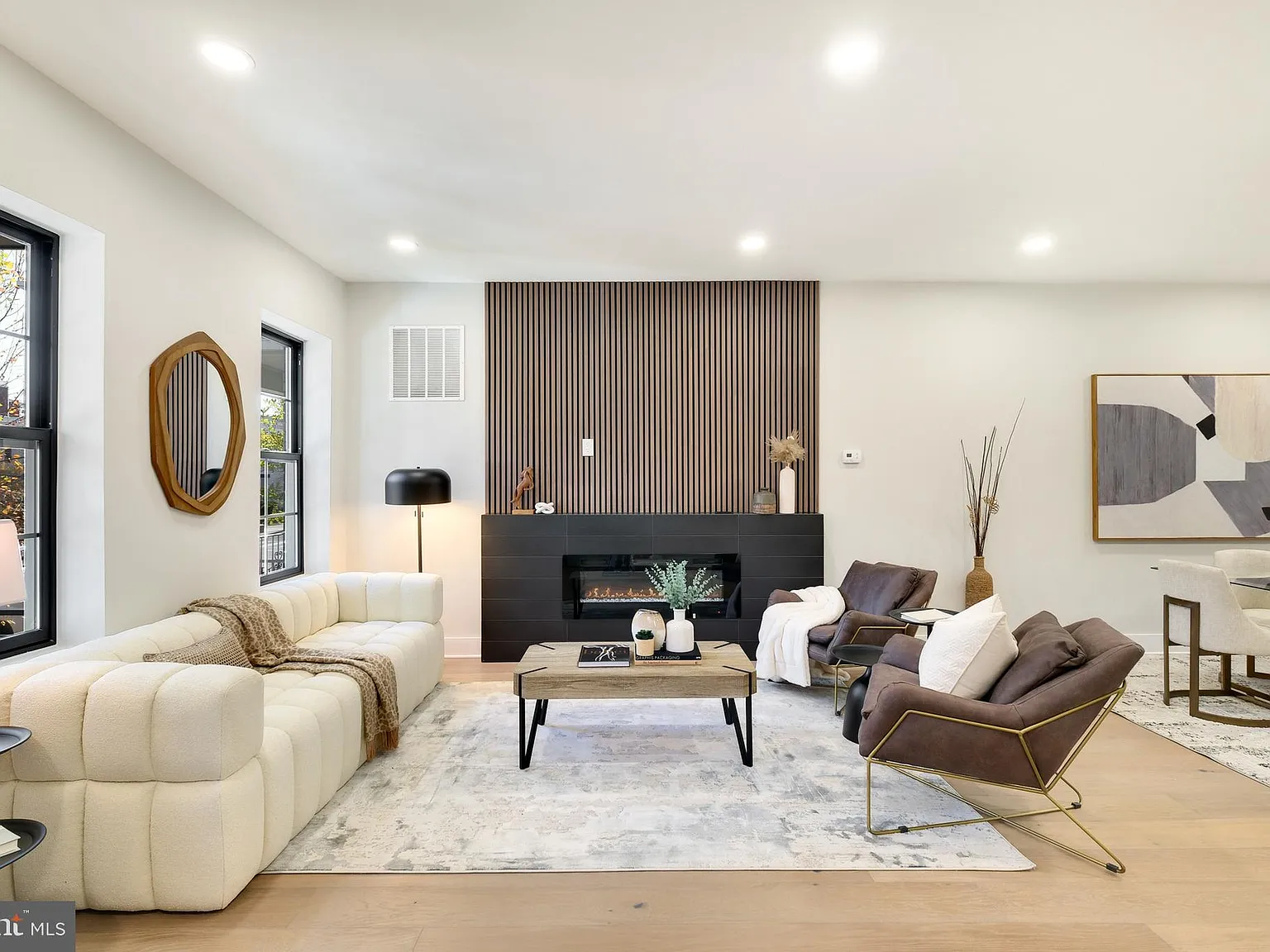 4 bed, 4.5 bath, 3380 sqft, $8,500 — Photo 4