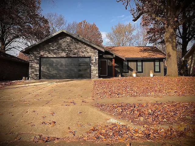2863 E Linwood St — Photo 11