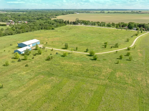 17551 Frazier Rd, Sandwich, IL 60548