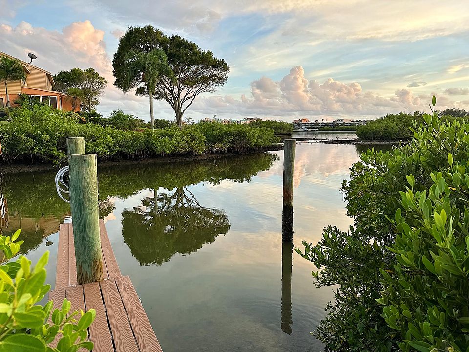 Dock with deeded slip