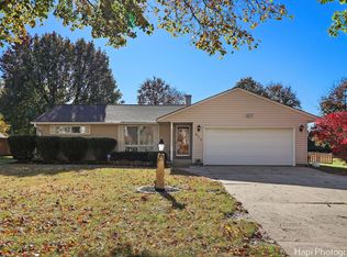 614 Barrington Ave, East Dundee, IL 60118