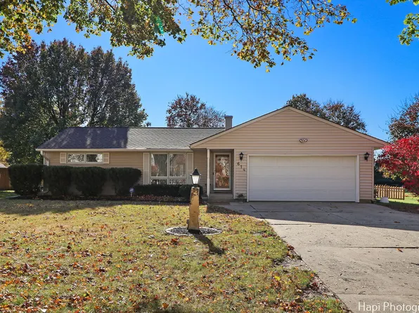 614 Barrington Ave, East Dundee, IL 60118