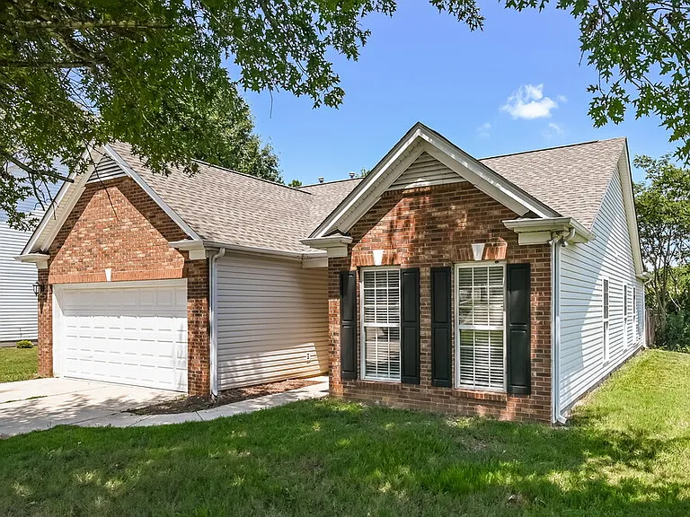 8704 Rozumny Dr — Photo 3