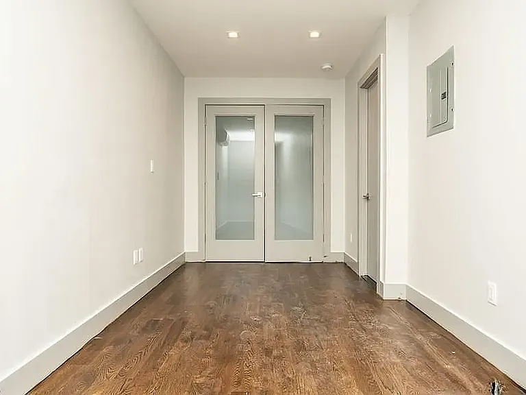 98 Meserole St #2L — Photo 6
