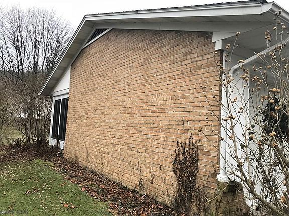 4th image of 805 Preston St